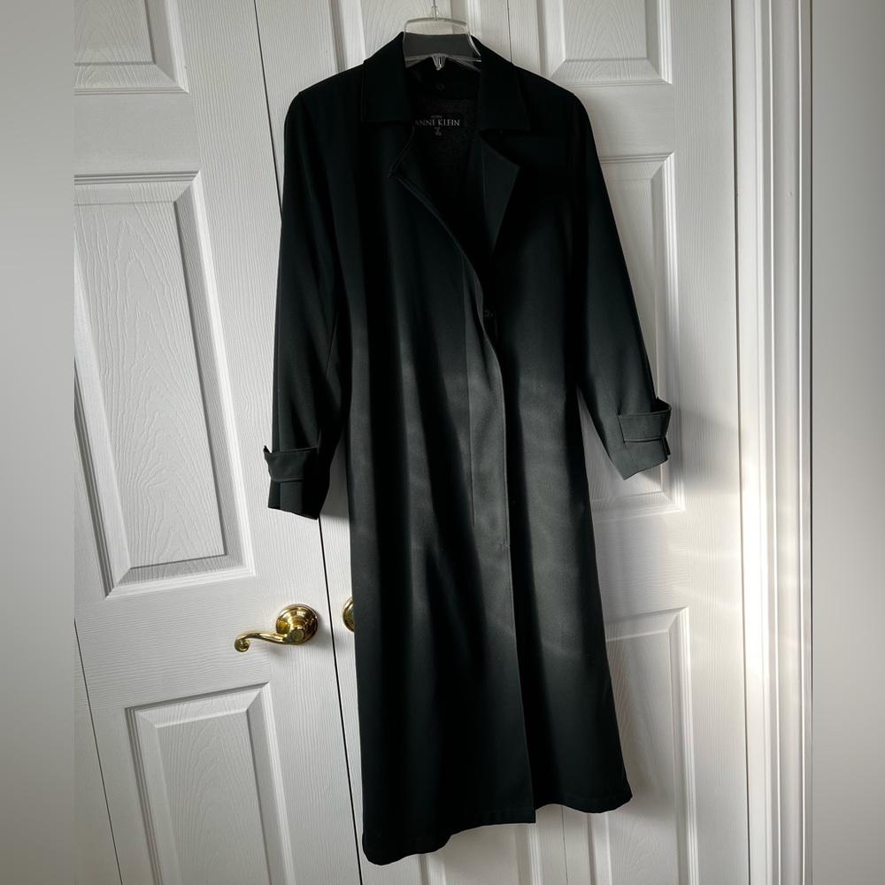 Anne Klein raincoat with removable liner size 8 petite